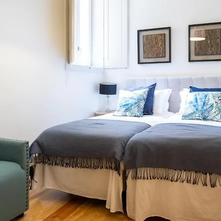 Apartment Plum Guide - Floral Uplift Lisbon